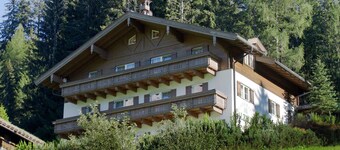 Studio with pool and sauna