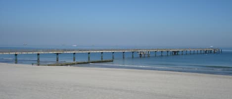 Una spiaggia nelle vicinanze