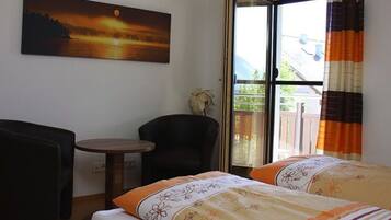 1 chambre, bureau, draps fournis