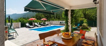Gorgeous home in Podaspilje with WiFi