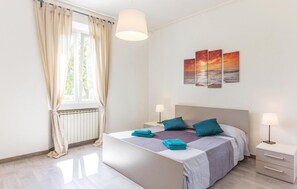 4 bedrooms, travel cot, free WiFi, bed sheets