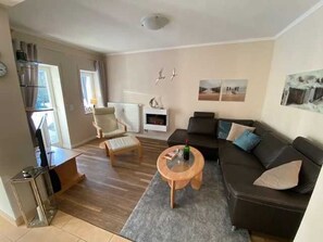 Unclassified image, 5 of 12, button - (214) 2-room apartment - apartment house Villa Laura (Kühlungsborn)