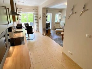 Réfrigérateur, micro-ondes, four, lave-vaisselle