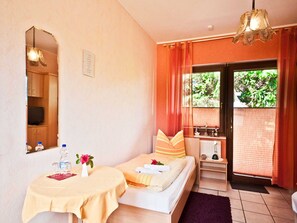 1 bedroom, in-room safe, WiFi, bed sheets