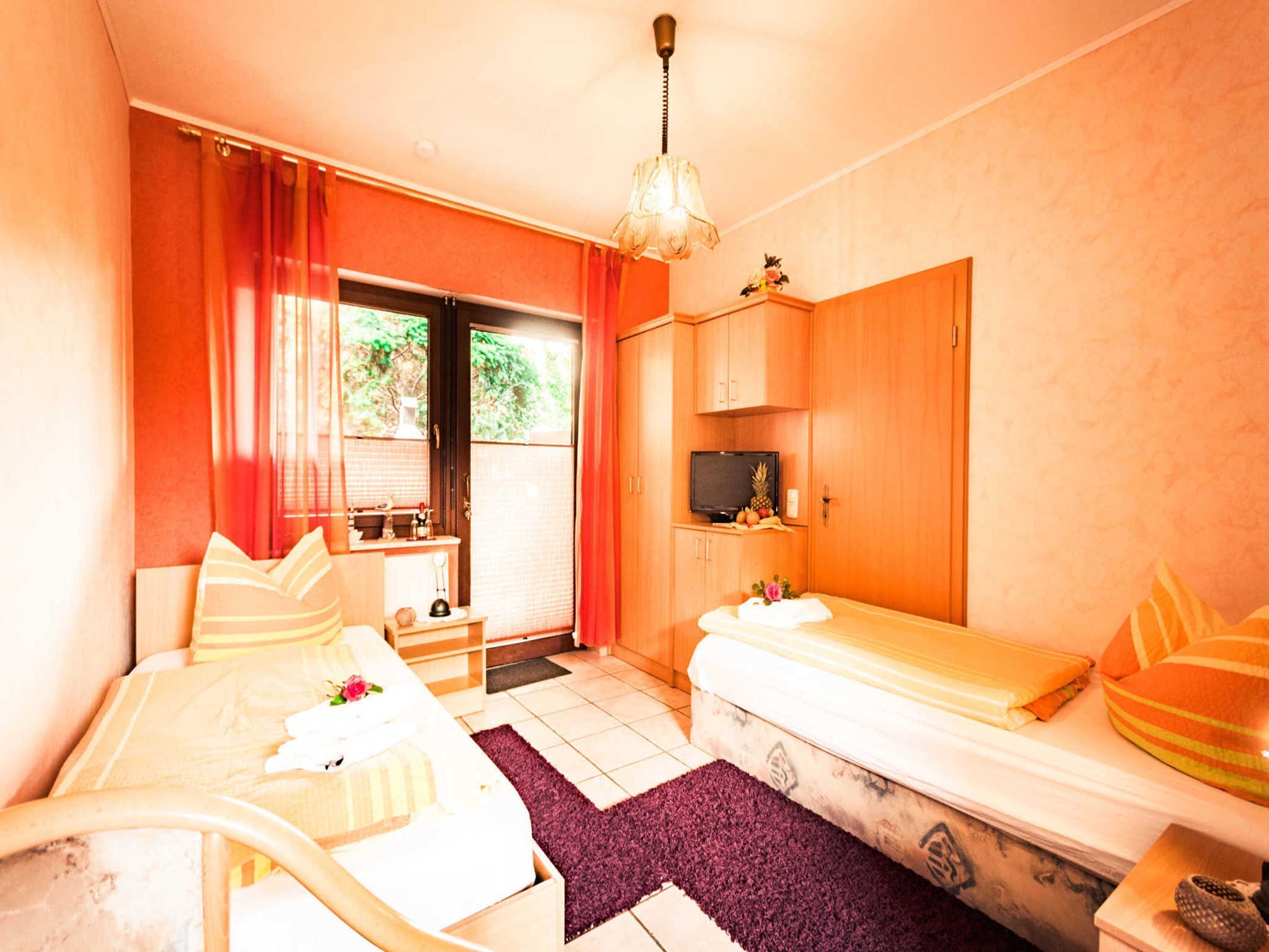 1 bedroom, in-room safe, WiFi, bed sheets
