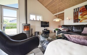 Fernseher, Kamin, DVD-Player