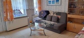 TV - Apartment 2 - Apartments rentals in Baabe (Baabe)