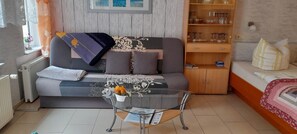 1 bedroom, WiFi, bed sheets - Apartment 2 - Apartments rentals in Baabe (Baabe)