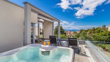 Bain à remous extérieur