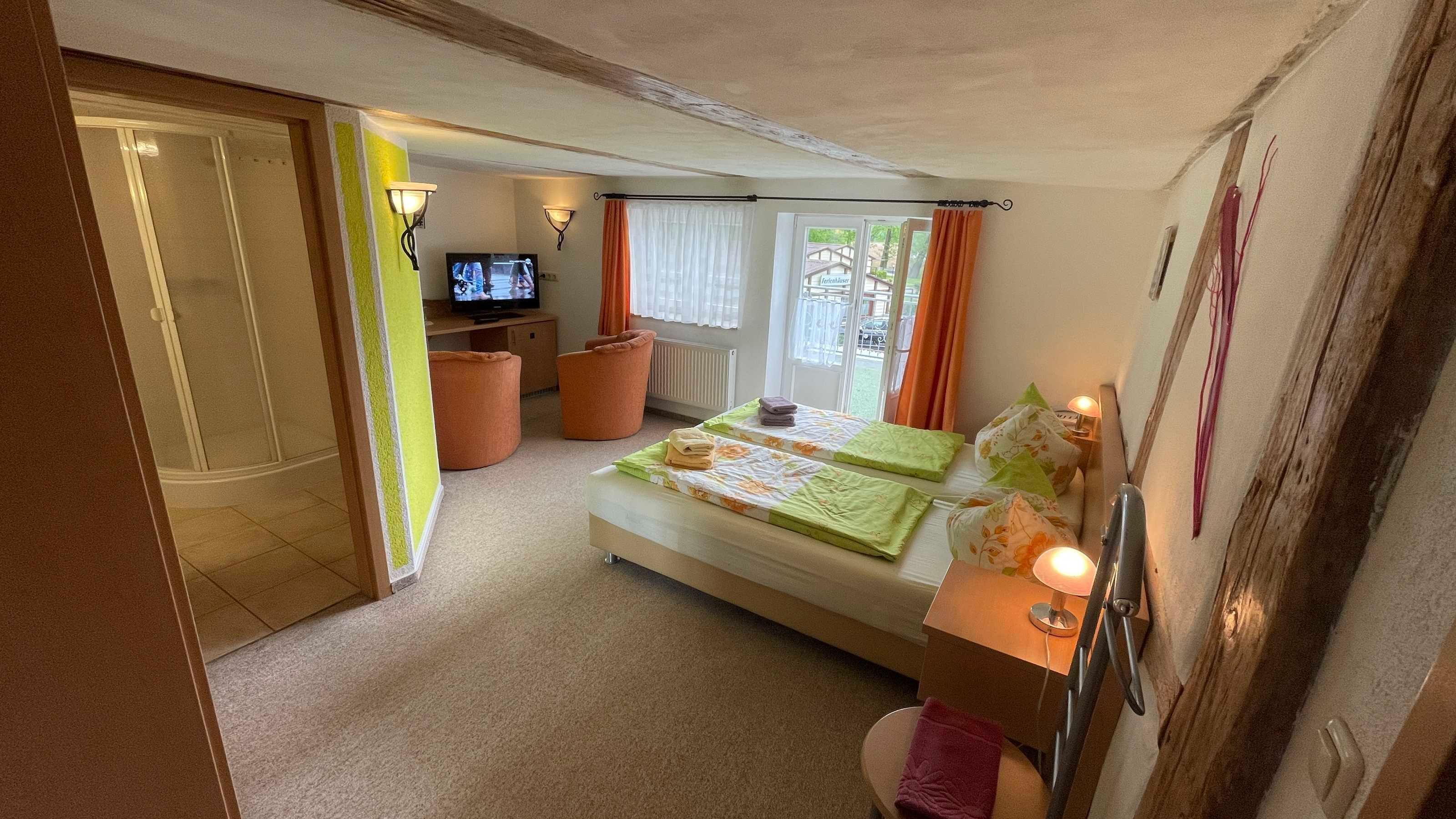 1 غرفة نوم ومكتب وملاءات أسرّة وتسهيلات لدخول الكراسي المتحركة