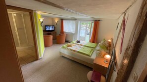 1 slaapkamer, een bureau, beddengoed, rolstoeltoegankelijk