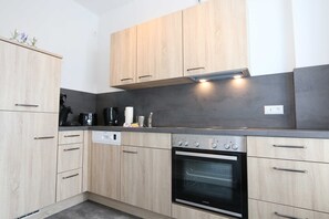 Frigorifero, microonde, forno, lavastoviglie