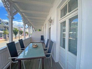 Unclassified image, 5 of 32, button