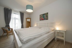 3 bedrooms, travel crib, WiFi - CSP: Villa Minna Whg. 03 with balcony - Villa Minna Whg. 03 with balcony (Göhren)