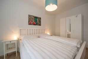 3 Schlafzimmer, Reisekinderbett, WLAN