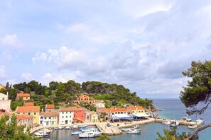 Marina - Holiday apartment with balcony (Veli Lošinj)