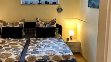 2 Schlafzimmer, Reisekinderbett, Bettwäsche