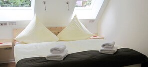 2 bedrooms, in-room safe, bed sheets