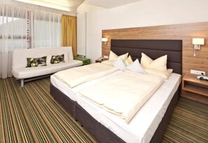 1 Schlafzimmer, Schreibtisch, WLAN, Bettwäsche