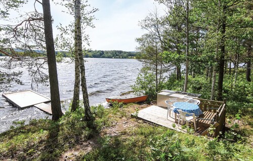 2 bedroom awesome home in Svanskog