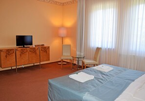 1 bedroom, travel cot, WiFi, bed sheets - 02 Double Room B (H) - The small hotel and apartments on Mönchgut! (Mönchgut)