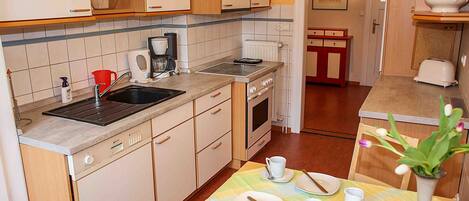 Fridge, oven, dishwasher