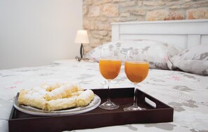 2 bedrooms, in-room safe, travel cot, free WiFi