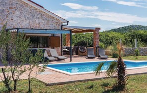 Pool - 4 bedroom nice home in Vodice (Vodice)