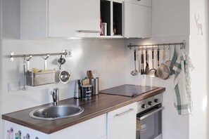 Fridge, oven, dishwasher