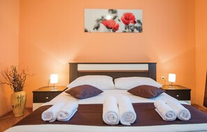 5 bedrooms, travel cot, free WiFi, bed sheets