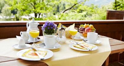 Cyclamen (Category A) - GĂ€stehaus Sonnenbichl