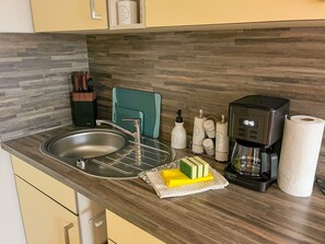 冰箱、茶具/咖啡用具、电热水壶