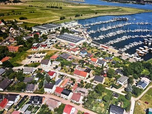 Unclassified image, 4 of 20, button