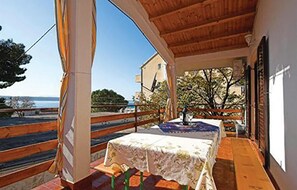 Outdoor dining - Beautiful apartment in Starigrad (Starigrad)