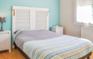 3 chambres, lit parapluie, draps fournis