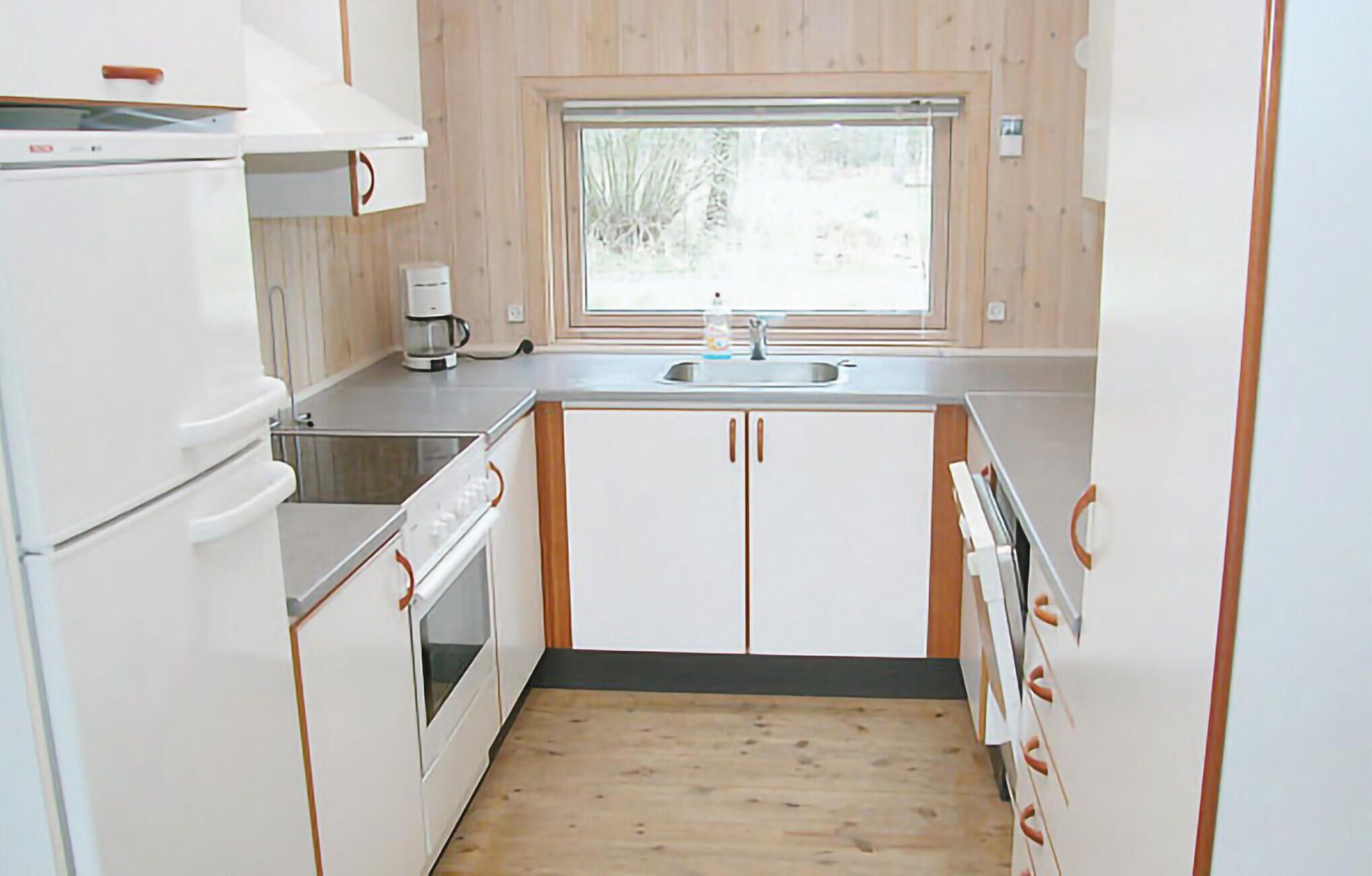 Coffee/tea maker, fridge, microwave, stovetop