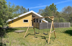 Children's area - Cozy home in Aakirkeby with sauna (Aakirkeby)