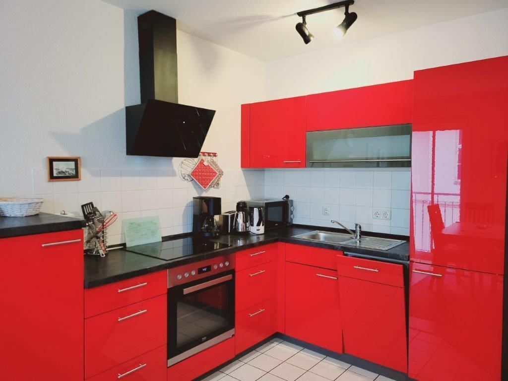 Réfrigérateur, four à micro-ondes, un four, lave-vaisselle