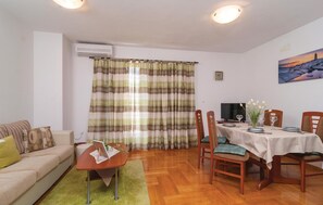TV - Lovely apartment in Split with WiFi (Split)