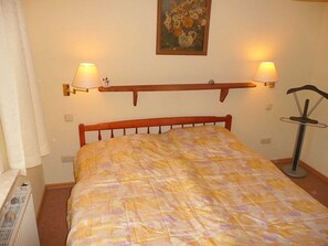 2 عدّة غرف نوم وواي فاي وملاءات أسرّة