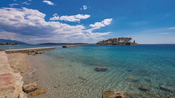 靠近海滩
