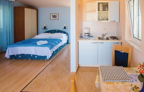 2 bedrooms, in-room safe, free WiFi, bed sheets
