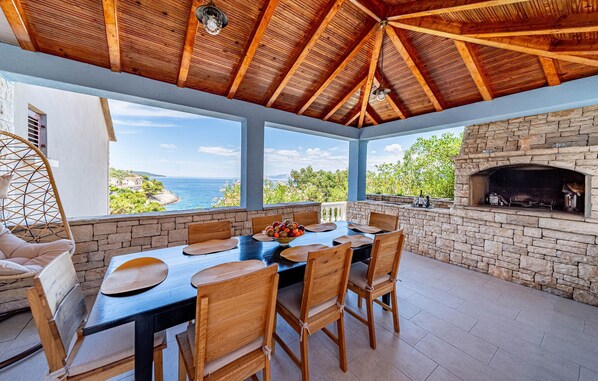 Outdoor dining - Lovely home in Prigradica (Prigradica)