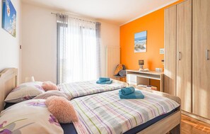 3 slaapkamers, reisbedje, gratis wifi, beddengoed