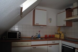 Réfrigérateur, micro-ondes, four, lave-vaisselle