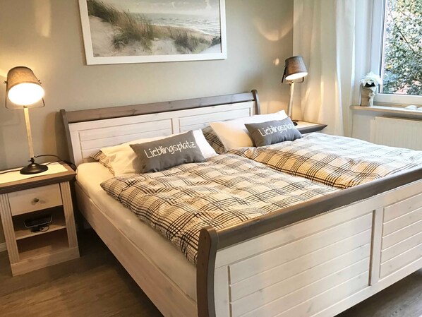 3 bedrooms, travel cot, WiFi, wheelchair access