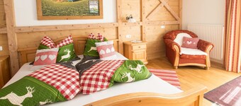 Apartment Schafberg - Apartment on the farm Margarethengut am Attersee