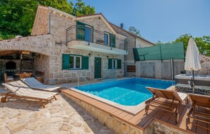 Pool - Awesome home in Sumet (Sumet)