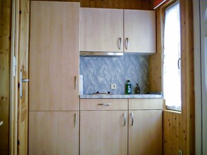 Fridge, toaster