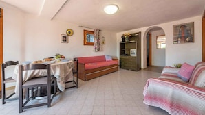 Unclassified image, 4 of 20, button - Holiday apartment mit Terrasse (Pittulongu)